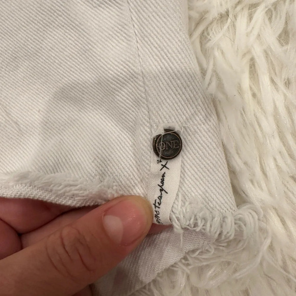 One Teaspoon 2020 White Denim  Distressed Skirt size 23 - Picture 6 of 7